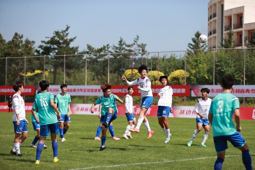 新的绿茵传, 比月光更亮